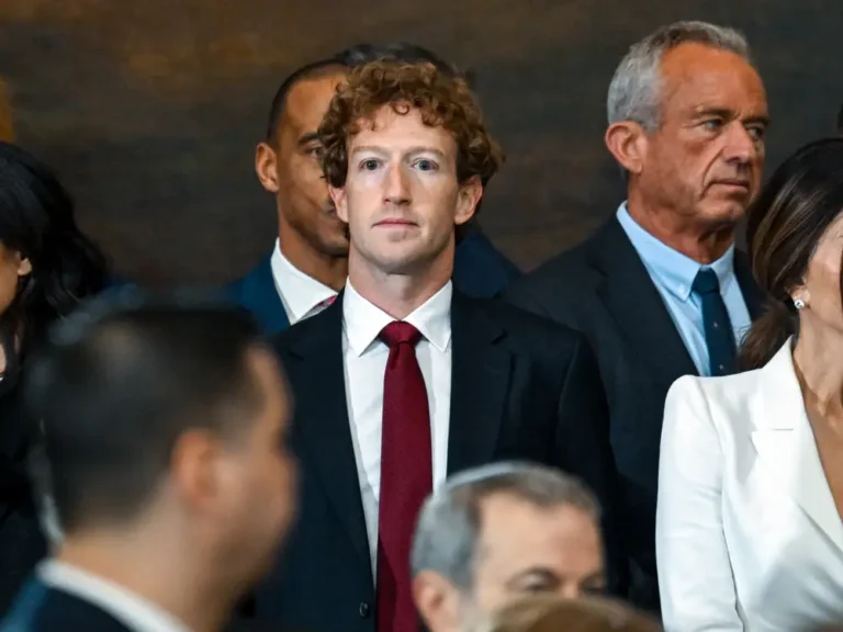 Mark Zuckerberg prefers to ‘rawdog’ reality