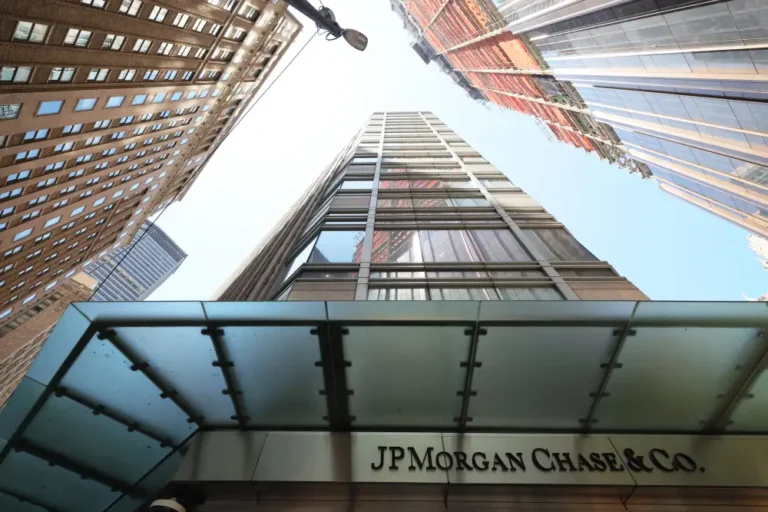 JPMorgan is expanding an initiative to woo more wealthy clients