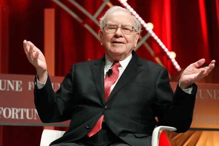 Warren Buffett criticizes tariffs and says trade should not be used as a ‘weapon’