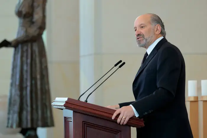 Howard Lutnick says the ‘great jobs of the future’ will be fixing robots in factories