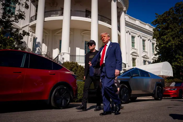 Elon Musk says he stays in the Lincoln Bedroom at Trump’s request