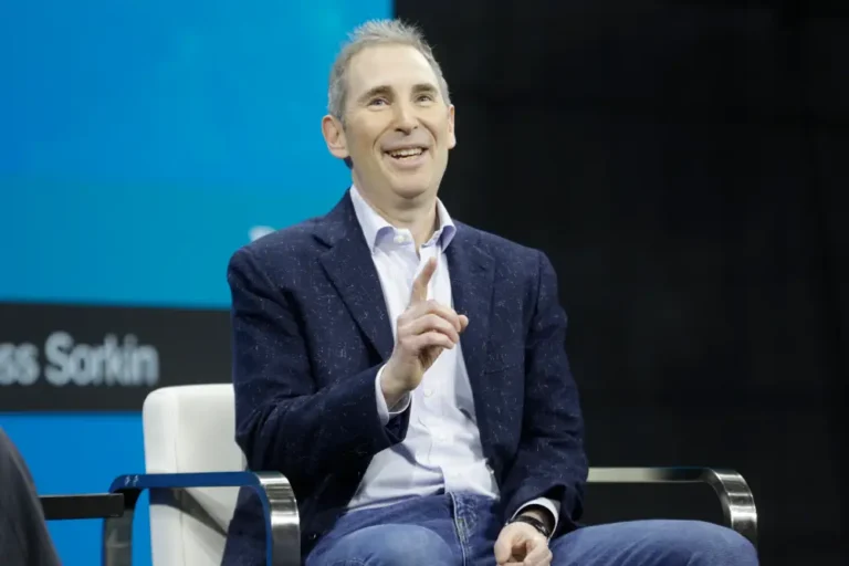 Amazon revamps pay structure to favor ‘consistently high-performing’ employees