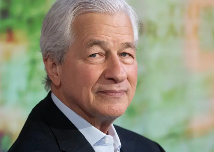 Jamie Dimon opens the door to bitcoin and warns of stagflation in wide-ranging remarks to investors