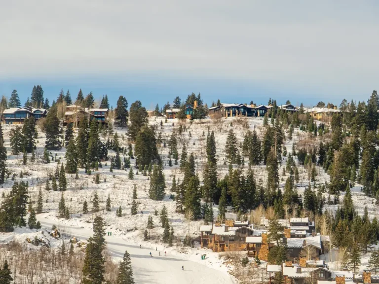I visited the most expensive city in Utah and spotted 5 signs of over-the-top wealth and luxury