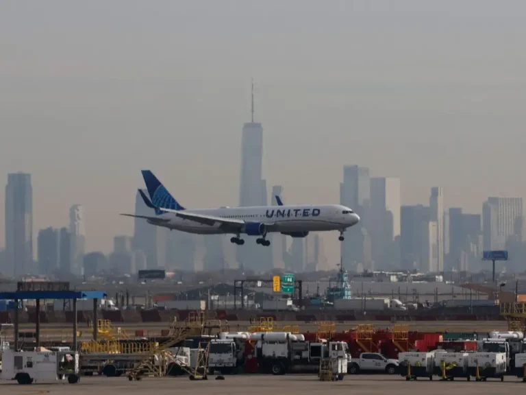 United Airlines says it has ‘no other choice’ but to cancel flights from Newark airport