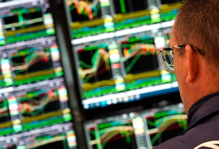 Sell in May and go away? Historic volatility is crushing investors’ favorite seasonal indicators.
