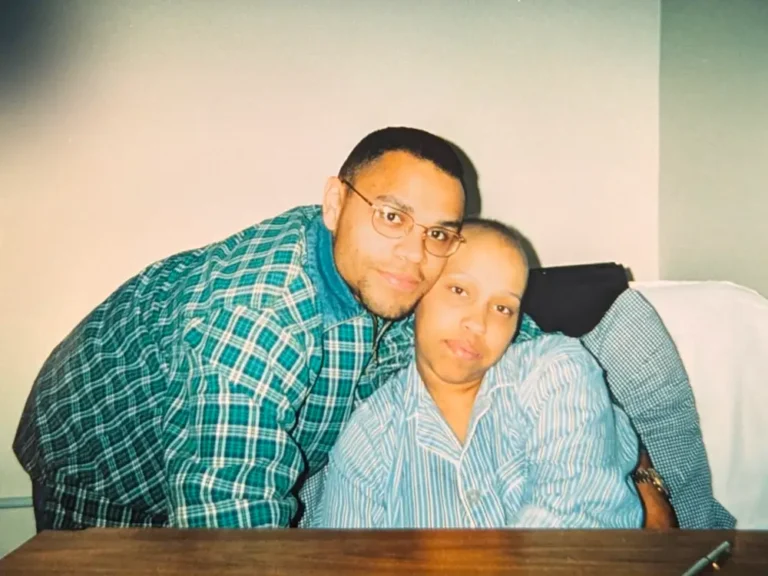 I held my wife’s hand as she died. It was the most painful moment in my life, but also the greatest gift.