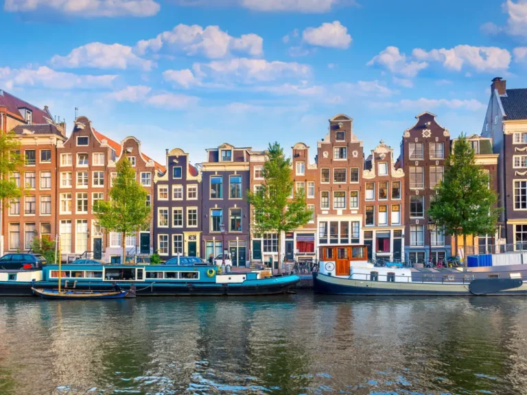 I’ve lived in the Netherlands for 10 years. Here are the 6 biggest mistakes I see tourists make.