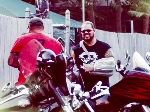 I worked as an undercover FBI agent for 23 years. Here’s what it was like infiltrating bike gangs, cartels, and neo-Nazi groups.