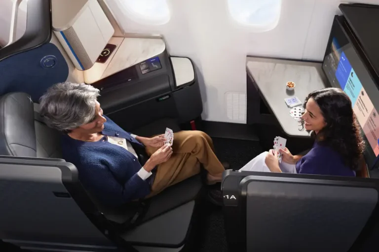 Take a look at United’s huge Polaris Studio suites with 27-inch screens coming to its Boeing Dreamliners