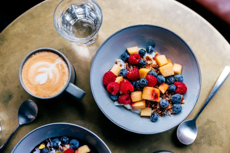 I want to lose weight and build strength. A dietitian said to lift weights and make simple food swaps.